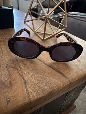 Tortoiseshell Oval Sunglasses - Dark Lenses